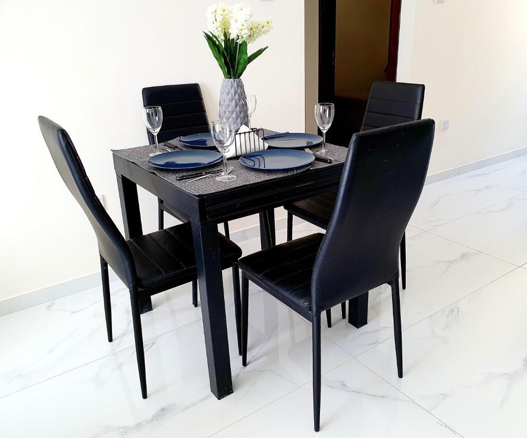 Paphos 2 Bedroom Cozy Apartment Near Tourist Area, 200M From Sea מראה חיצוני תמונה