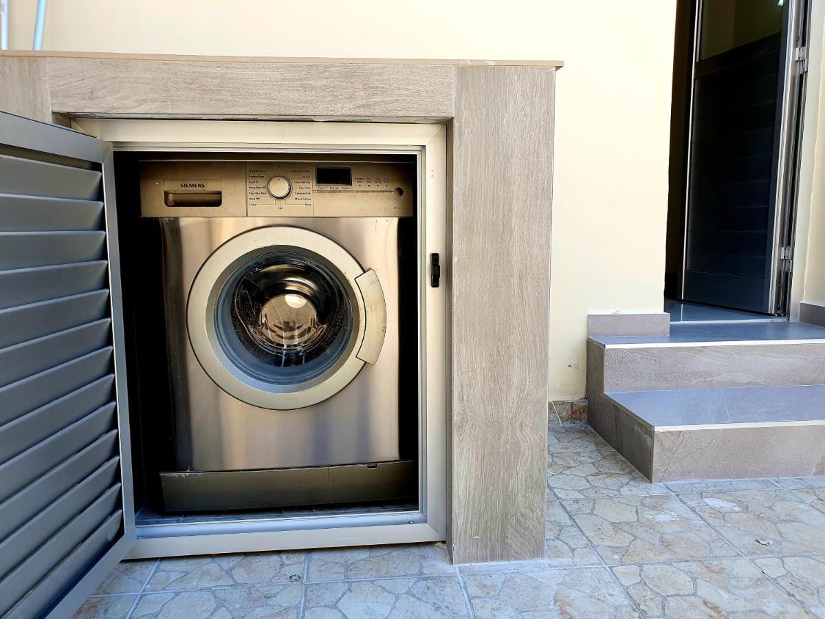 Paphos 2 Bedroom Cozy Apartment Near Tourist Area, 200M From Sea מראה חיצוני תמונה
